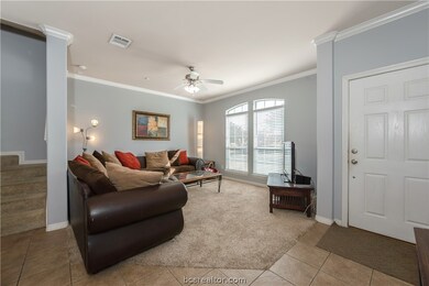 Light and bright spacious living area.