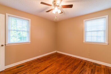 114 Tower Dr, Jacksonville, NC 28546 - photo 6