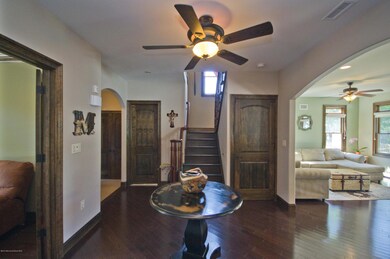 003_FOYER