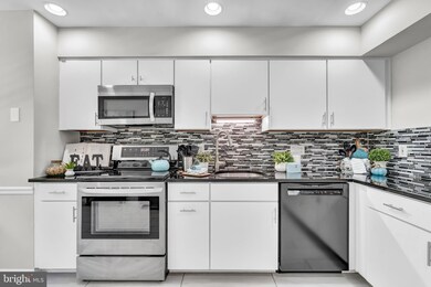 9015 Golden Sunset Ln, Springfield, VA 22153 - photo 5