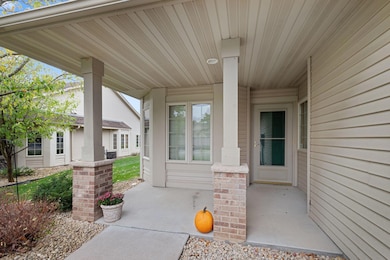 2332 Gresham Ave N, Saint Paul, MN 55128 - photo 3