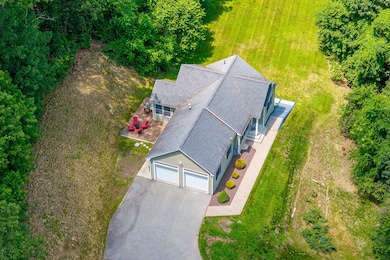 16 Dixon Ave, Worcester, MA 01605 - photo 3