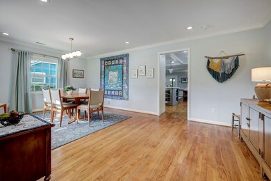 1034 W 42nd St, Houston, TX 77018 - photo 3