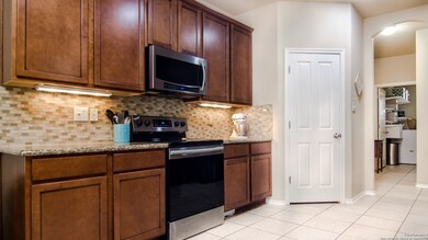 10723 Alyssum Field, Helotes, TX 78023 - photo 5