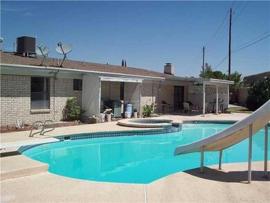 10824 Tom Kite Ct, El Paso, TX 79935 - photo 2