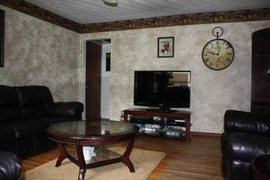 1304 Meadow Lane Dr, Bettendorf, IA 52722 - photo 2