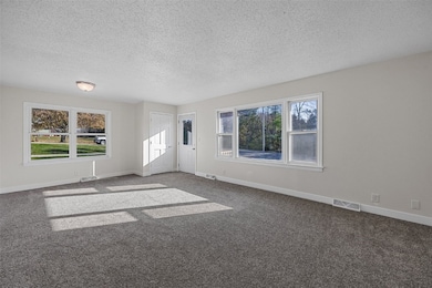 809 Iowa St, Center Point, IA 52213 - photo 3