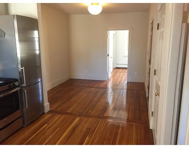 9 Thacher Ct unit 2, Boston, MA 02113 - photo 6