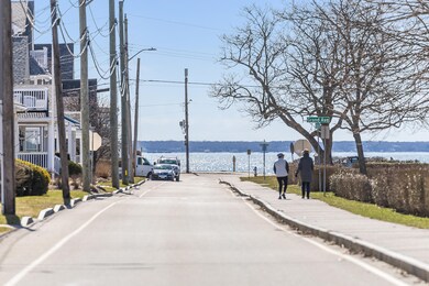 21 Worcester Ct, Falmouth, MA 02540 - photo 4