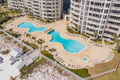 Community Pool & hot tub