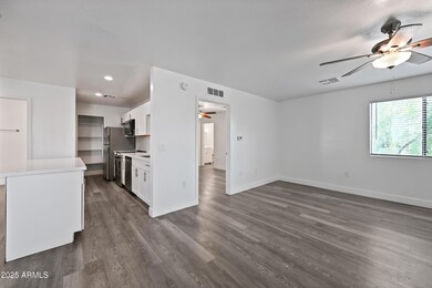 3065 N 67th Ave unit 215, Phoenix, AZ 85033 - photo 3