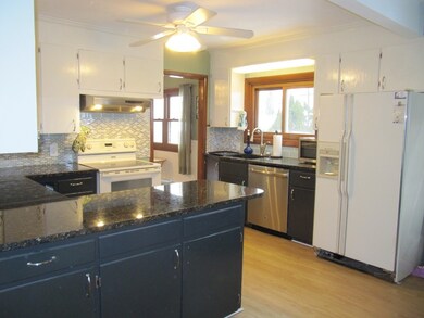 1002 Amostown Rd unit 1, West Springfield, MA 01089 - photo 5