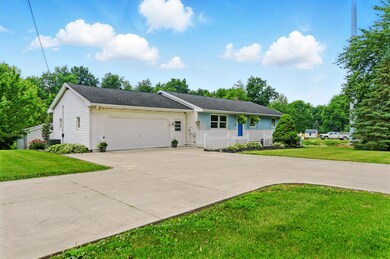 1129 W Bluelick Rd, Lima, OH 45801 - photo 4