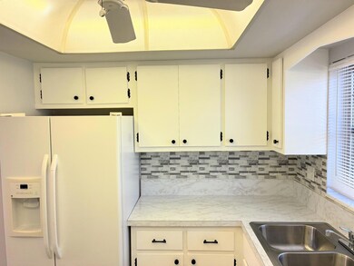 2911 Ashley Dr W unit H, West Palm Beach, FL 33415 - photo 7