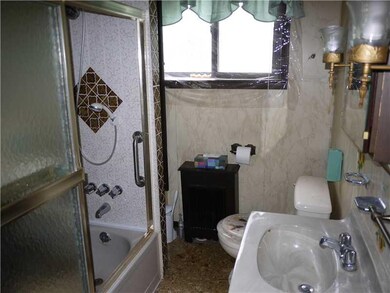 Full Bath. All the major expenses are here beautif
