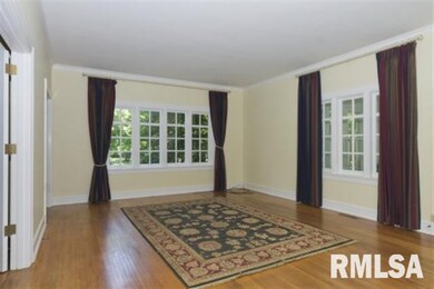 205 Lincoln Ave, Lincoln, IL 62656 - photo 2