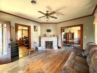 250 D St NE, Linton, IN 47441 - photo 2