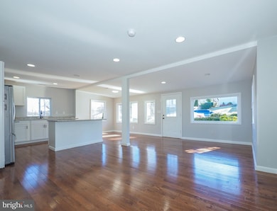 208 Elizabeth Ave, Brooklyn, MD 21225 - photo 4