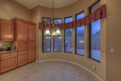 4049006_Casual Dining