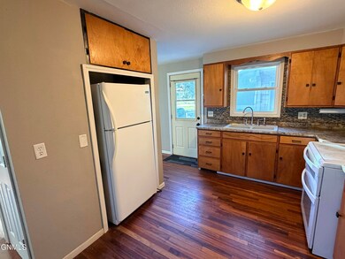 521 Berthold St, Berthold, ND 58718 - photo 6