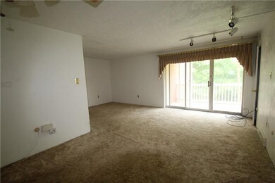 205 Coraopolis Rd unit C8, Coraopolis, PA 15108 - photo 2