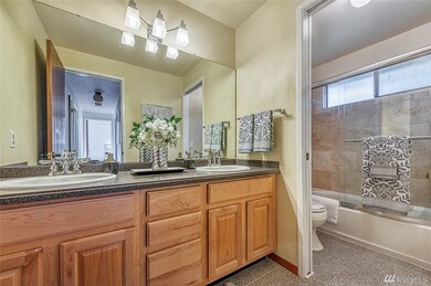 9828 Cherry St, Edmonds, WA 98020 - photo 4