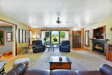 2589 E Evans Creek Rd, Rogue River, OR 97537 - photo 7