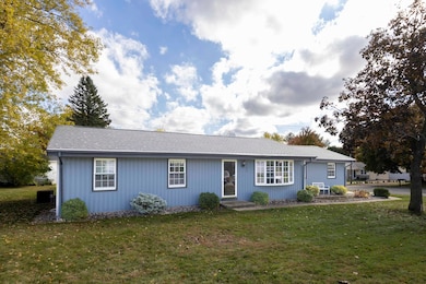 1101 N Pass St, Edgerton, WI 53534 - photo 2