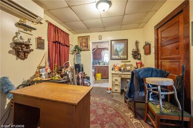 2305 E Walnut St, Des Moines, IA 50317 - photo 5