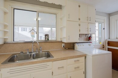 142 Dale St unit 1, Waltham, MA 02451 - photo 3