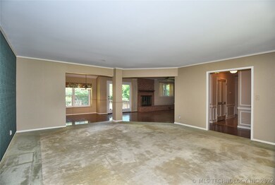 Very spacious additional living space/dining room.