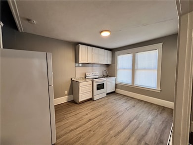 881 Washington St unit B, Attleboro, MA 02703 - photo 5