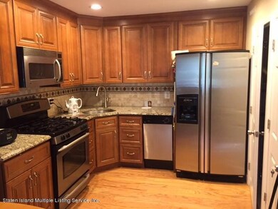 449 Willow Rd E unit 1, Staten Island, NY 10314 - photo 2