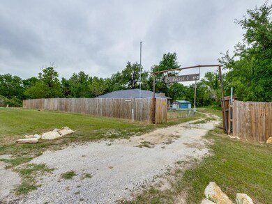 900 Fawn Dr, Granbury, TX 76049 - photo 4