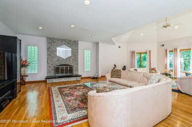 11_10TaylorRun_3_FamilyRoom_HiRes