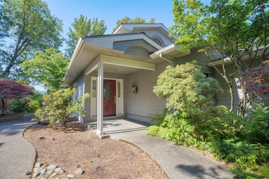 737 SE M St, Grants Pass, OR 97526 - photo 2