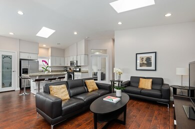 03 - Living Area