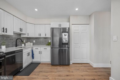 3709 S George Mason Dr unit 1714, Baileys Crossroads, VA 22041 - photo 3