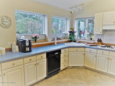 1711 Mission Rd Kitchen