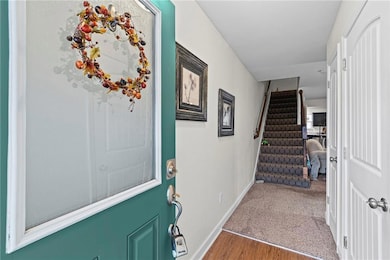 221 N Pointe Ln, Raymore, MO 64083 - photo 5