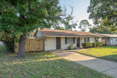 1401 Bryan Dr, Bedford, TX 76022 - photo 3