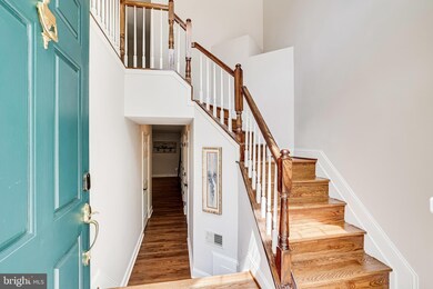 11508 Wild Hawthorn Ct, Reston, VA 20194 - photo 4