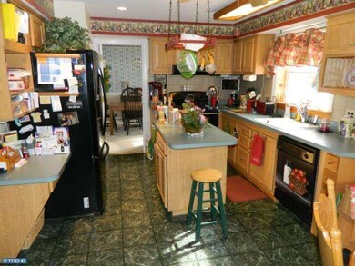 88 Greenwood Dr, Blackwood, NJ 08012 - photo 4