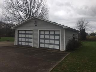 Detached Garage