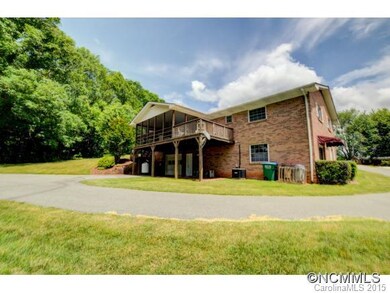 Rear/Large Screened Deck