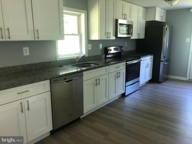 15210 Peerless Ave, Upper Marlboro, MD 20772 - photo 2