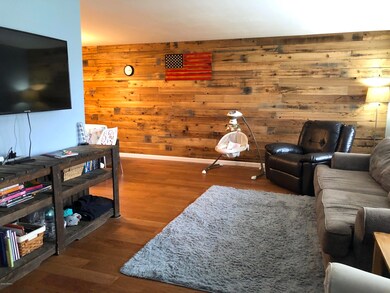 iving Room