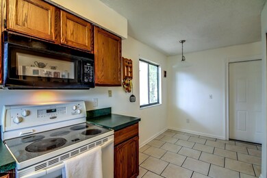 8442 Spicewood Dr, Jacksonville, FL 32216 - photo 5