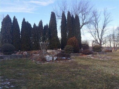 5379 Ridgeway Dr, Zionsville, PA 18092 - photo 3