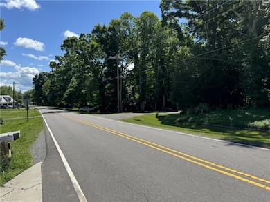 5120 Dock Davis Rd, Clemmons, NC 27012 - photo 2